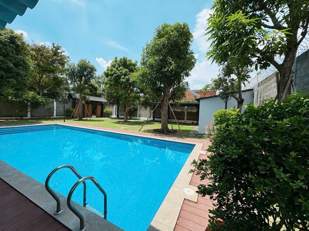 GIẢM THÊM 3.1 TỶ- SIÊU PHẨM BIỆT THỰ SÂN VƯỜN 875m² – HỒ BƠI – NỘI THẤT CAO CẤP – NGHỈ DƯỠNG CHUẨN RESORT TẠI HÓC MÔN