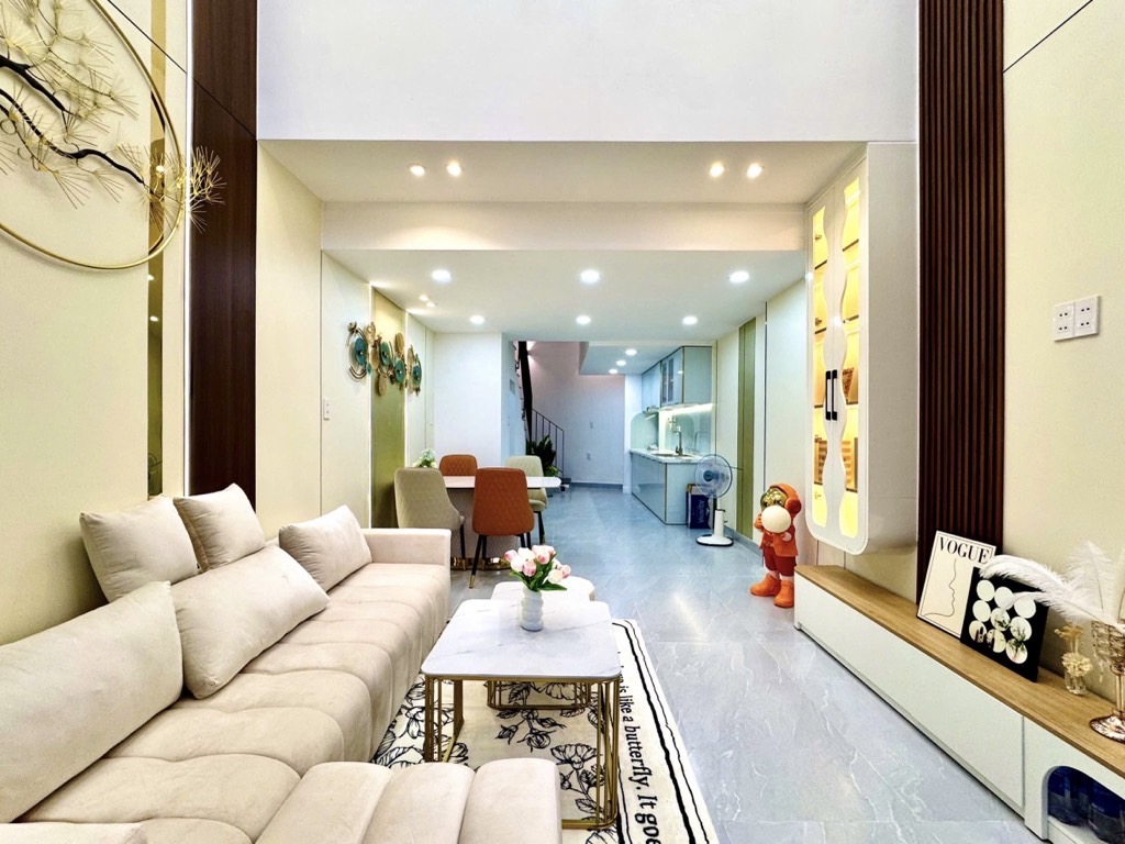 🔥 SIÊU PHẨM 05 TẦNG – MẶT TIỀN NGAY PHẠM VĂN ĐỒNG– Chuẩn đẹp 4m x 15m - 3PN Master – Sân thượng BBQ – Sổ A4 – Chỉ nhỉnh 9T🔥 - Ảnh 4