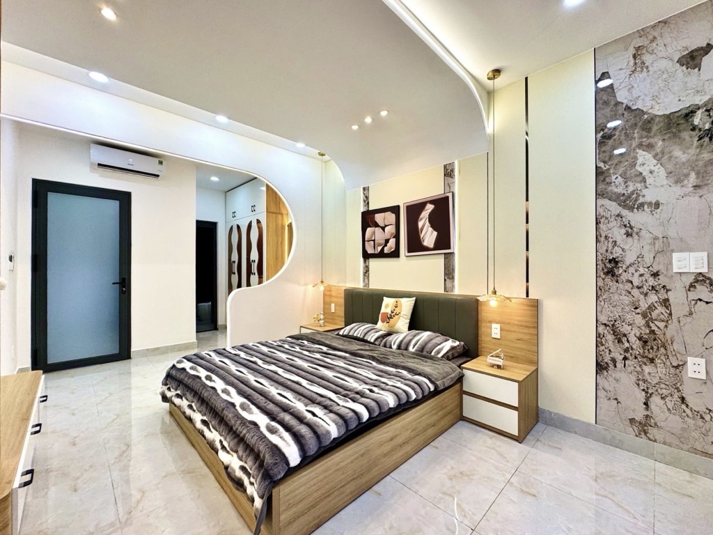 🔥 SIÊU PHẨM 05 TẦNG – MẶT TIỀN NGAY PHẠM VĂN ĐỒNG– Chuẩn đẹp 4m x 15m - 3PN Master – Sân thượng BBQ – Sổ A4 – Chỉ nhỉnh 9T🔥 - Ảnh 7