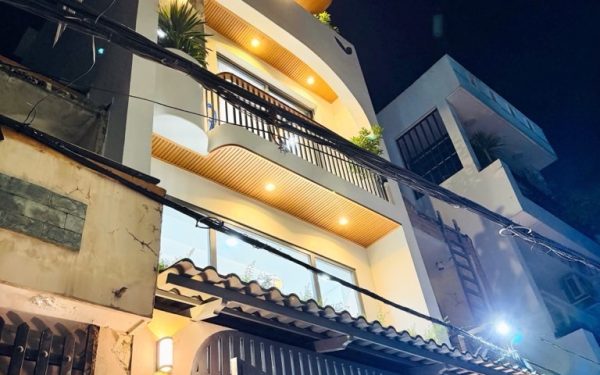 🟢 CHỦ GẤP BÁN GIẢM 300 TR- NHÀ MỚI GV 4 TẦNG - 4Mx 13M - XE HƠI 7 CHỖ NGỦ NHÀ- CHỈ 7.65 T🌼🌼🌼