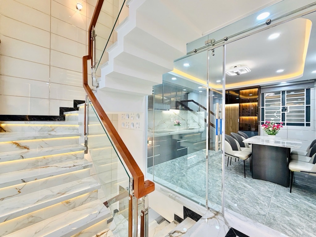 🟢 CHỦ GẤP BÁN GIẢM 300 TR- NHÀ MỚI GV 4 TẦNG - 4Mx 13M - XE HƠI 7 CHỖ NGỦ NHÀ- CHỈ 7.65 T🌼🌼🌼 - Ảnh 8