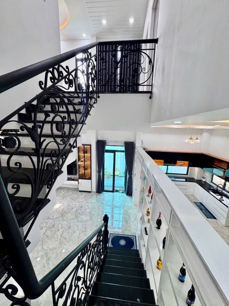 🟢 CHÍNH CHỦ BÁN BIỆT THỰ HIỆN ĐẠI – HÓC MÔN - 10.1M x 17M - FULL NỘI THẤT- CHỈ 7.5T ( TL) - Ảnh 2